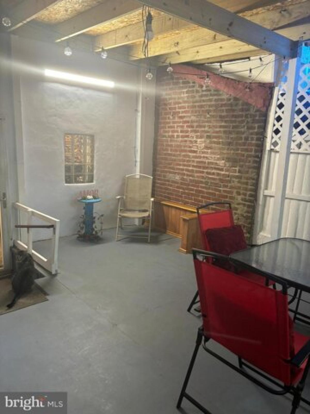 Picture of Home For Sale in Philadelphia, Pennsylvania, United States