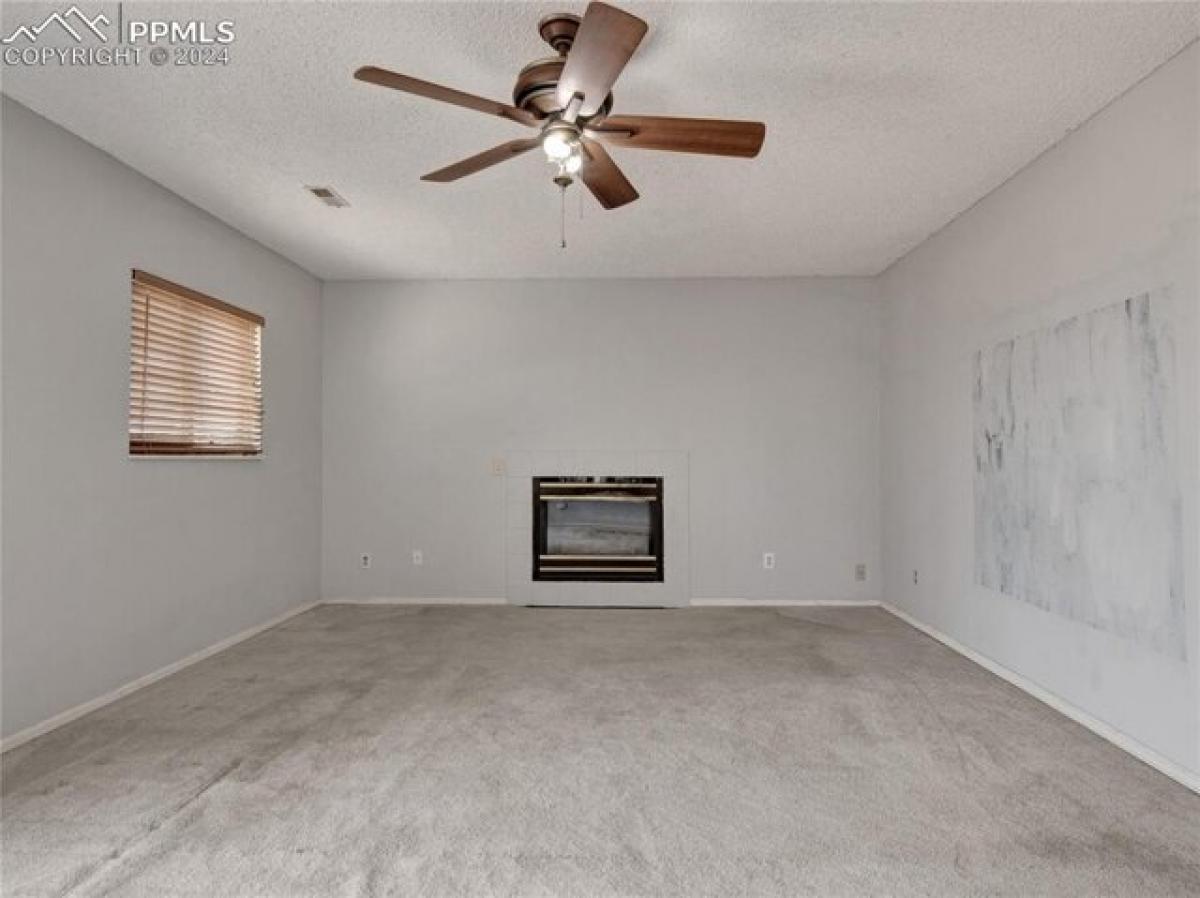 Picture of Home For Sale in Colorado Springs, Colorado, United States