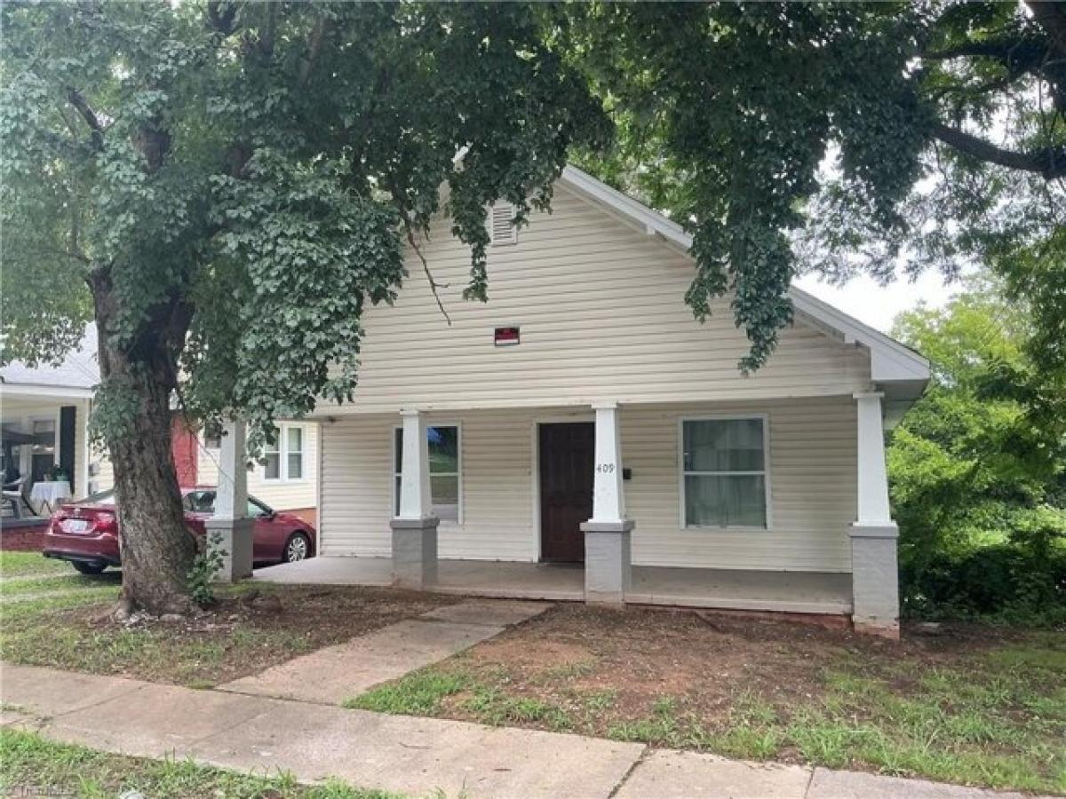 Picture of Home For Sale in High Point, North Carolina, United States