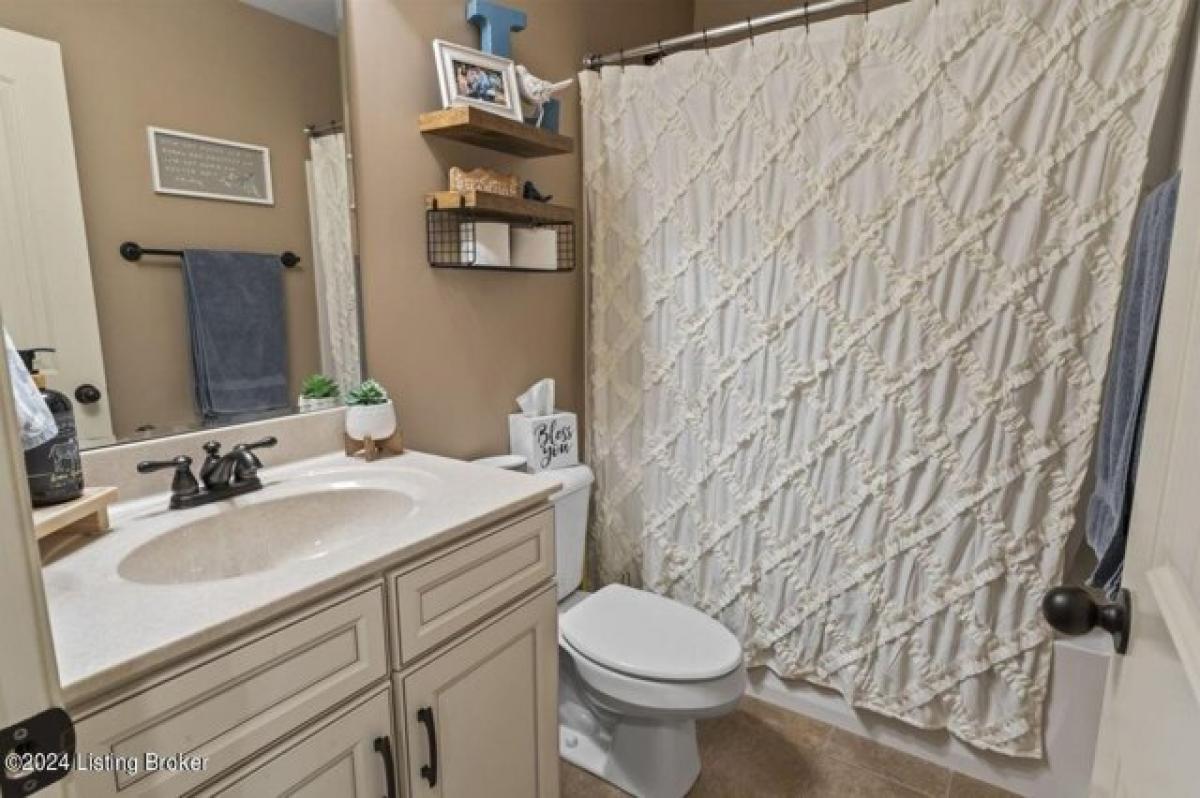 Picture of Home For Sale in Louisville, Kentucky, United States