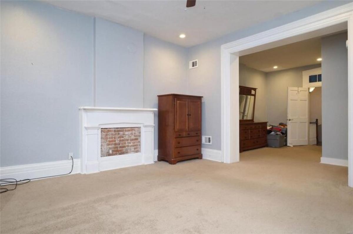 Picture of Home For Sale in Saint Louis, Missouri, United States