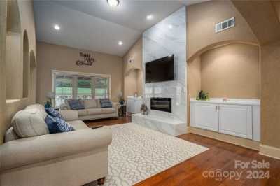 Home For Sale in Lincolnton, North Carolina