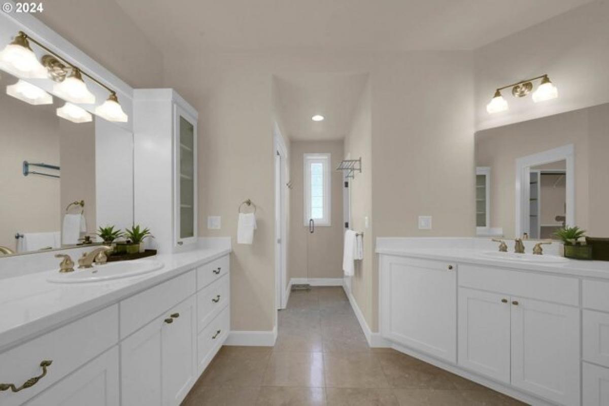 Picture of Home For Sale in Springfield, Oregon, United States