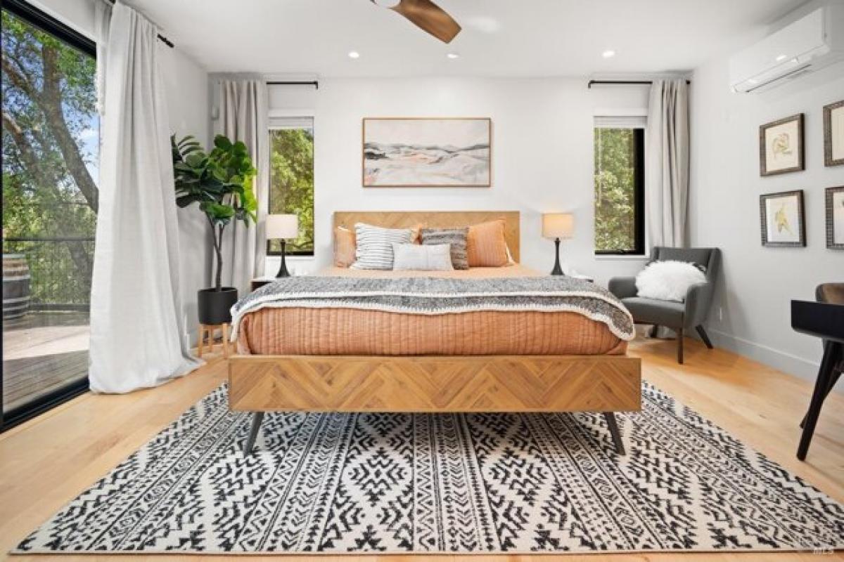 Picture of Home For Sale in Healdsburg, California, United States