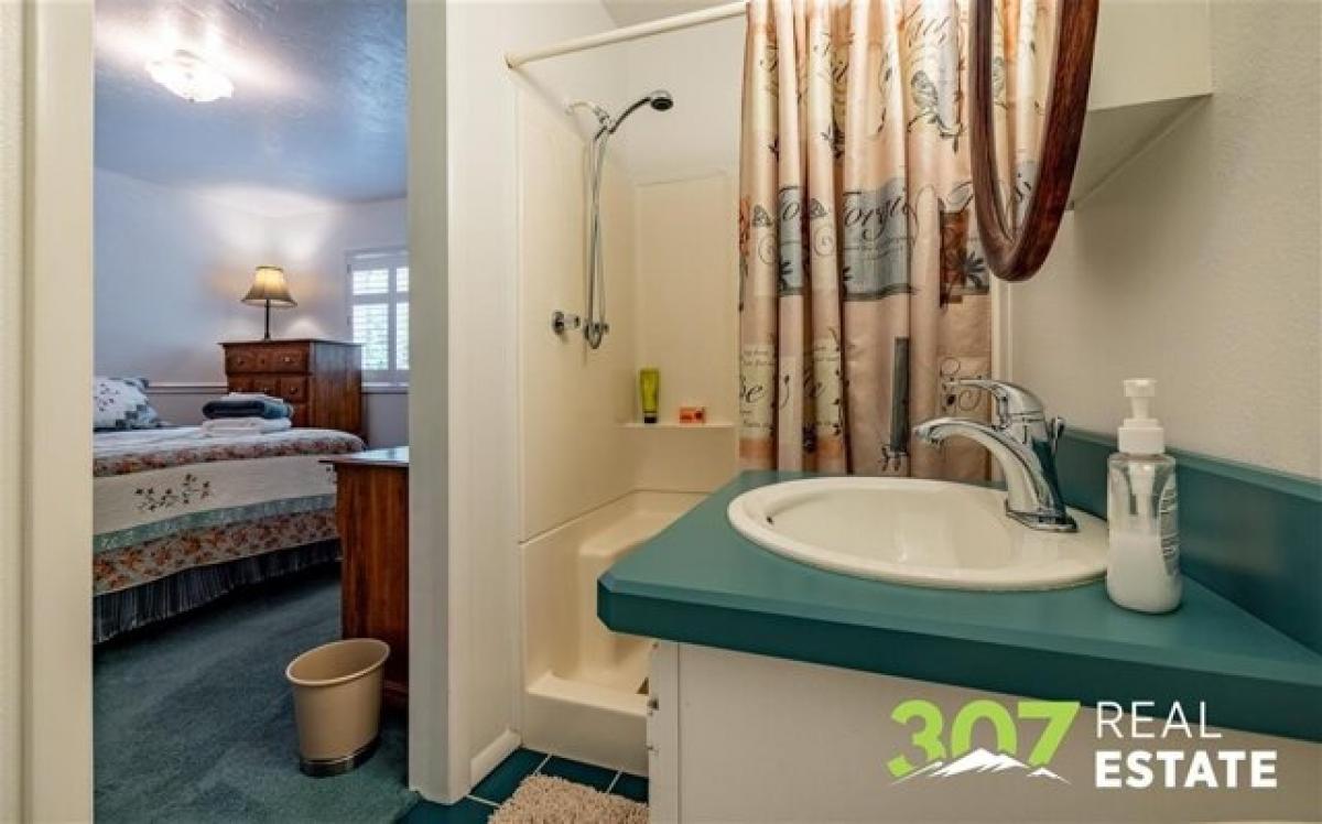 Picture of Home For Sale in Cody, Wyoming, United States