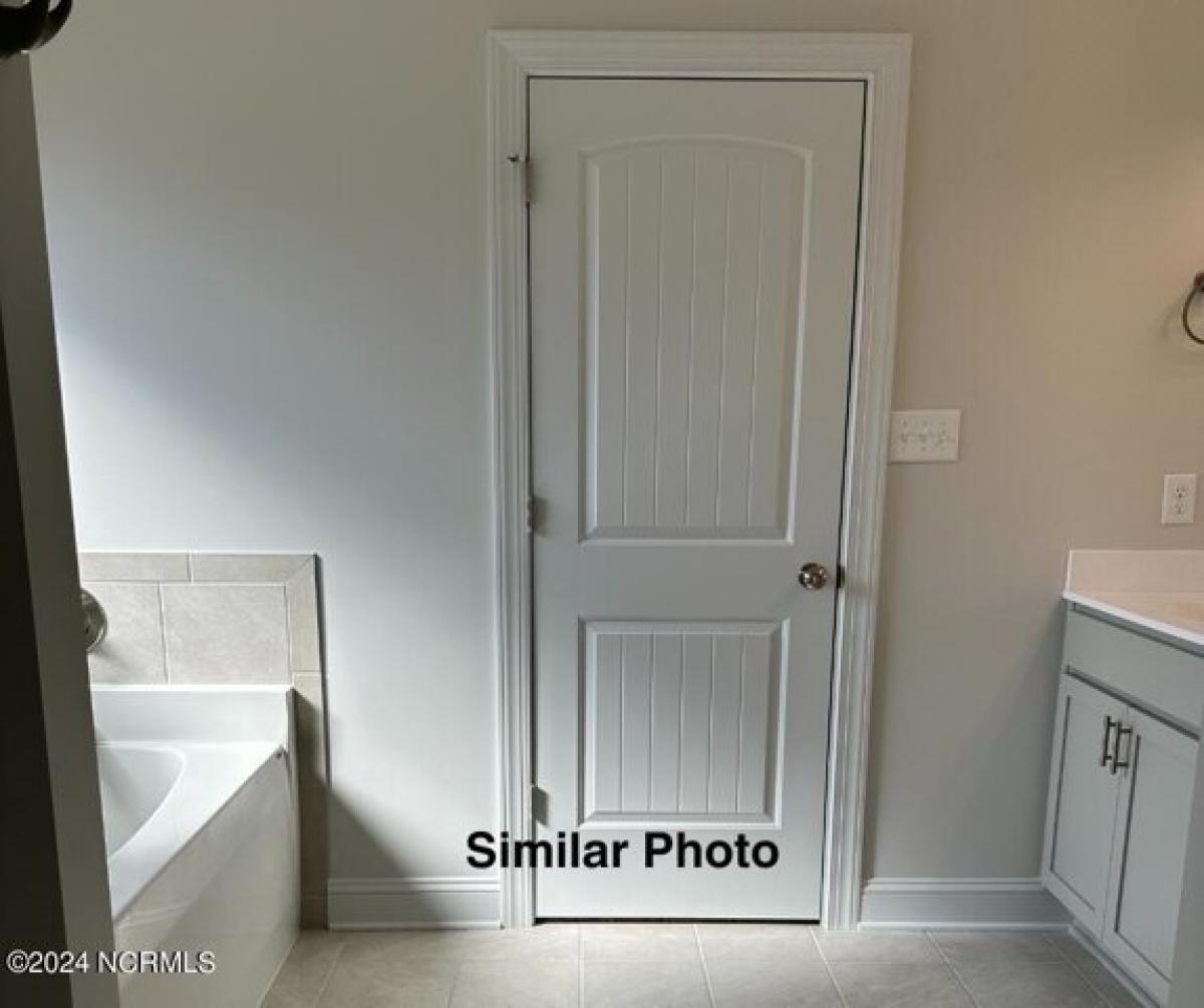 Picture of Home For Sale in Jacksonville, North Carolina, United States