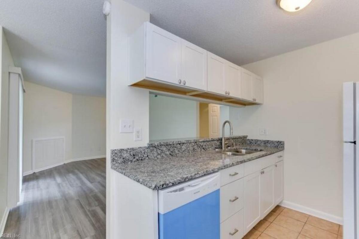 Picture of Home For Sale in Virginia Beach, Virginia, United States