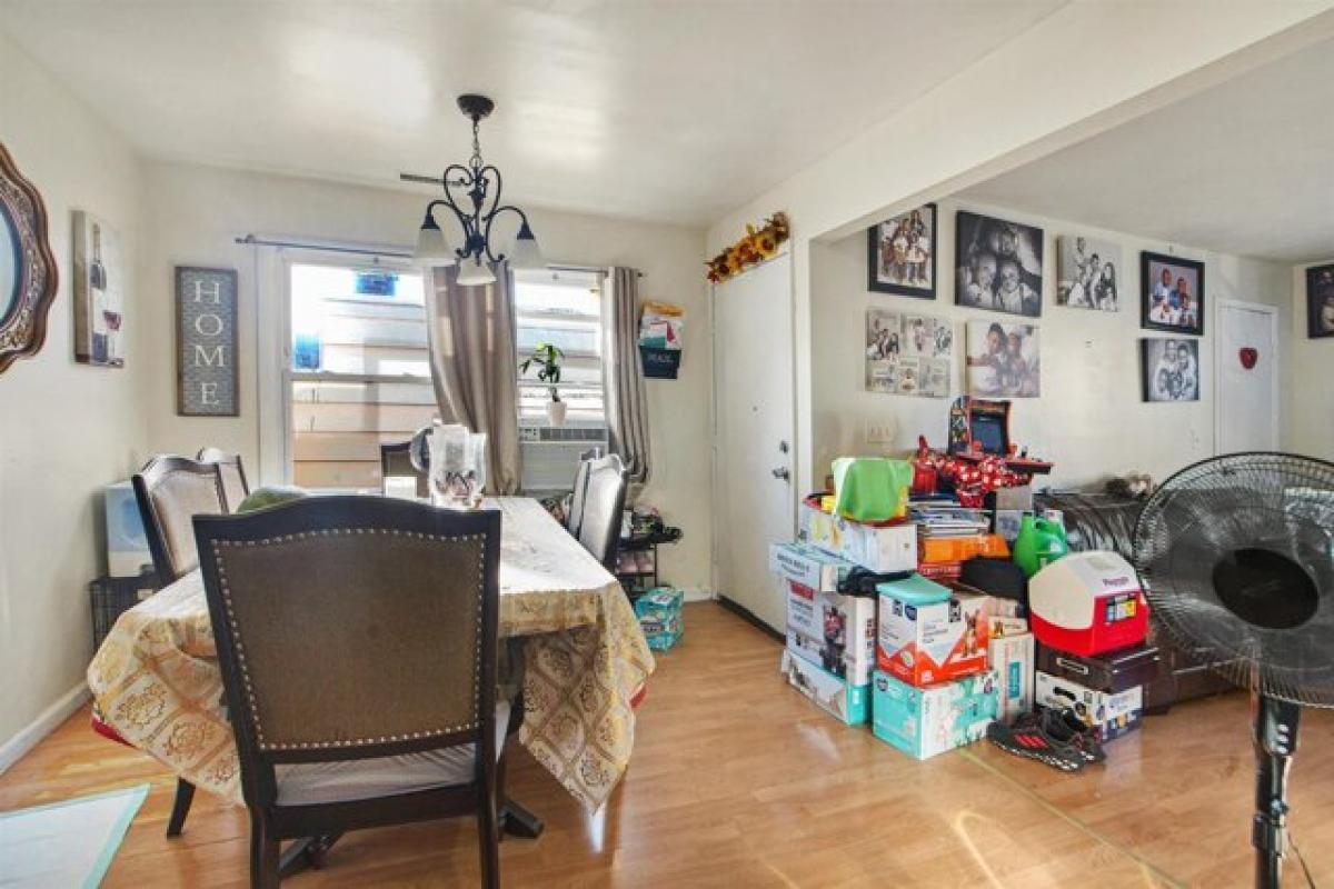 Picture of Home For Sale in Jersey City, New Jersey, United States