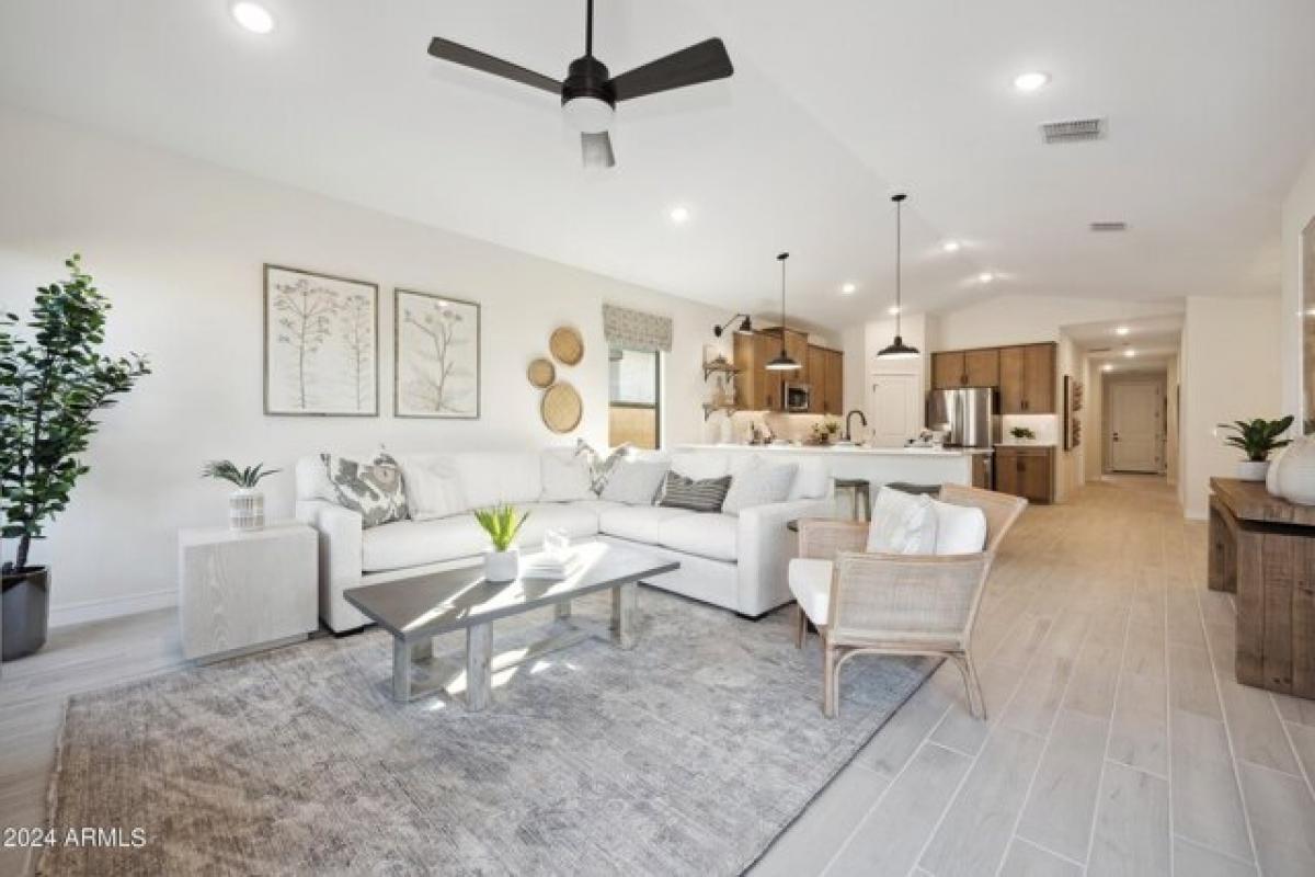 Picture of Home For Sale in Glendale, Arizona, United States