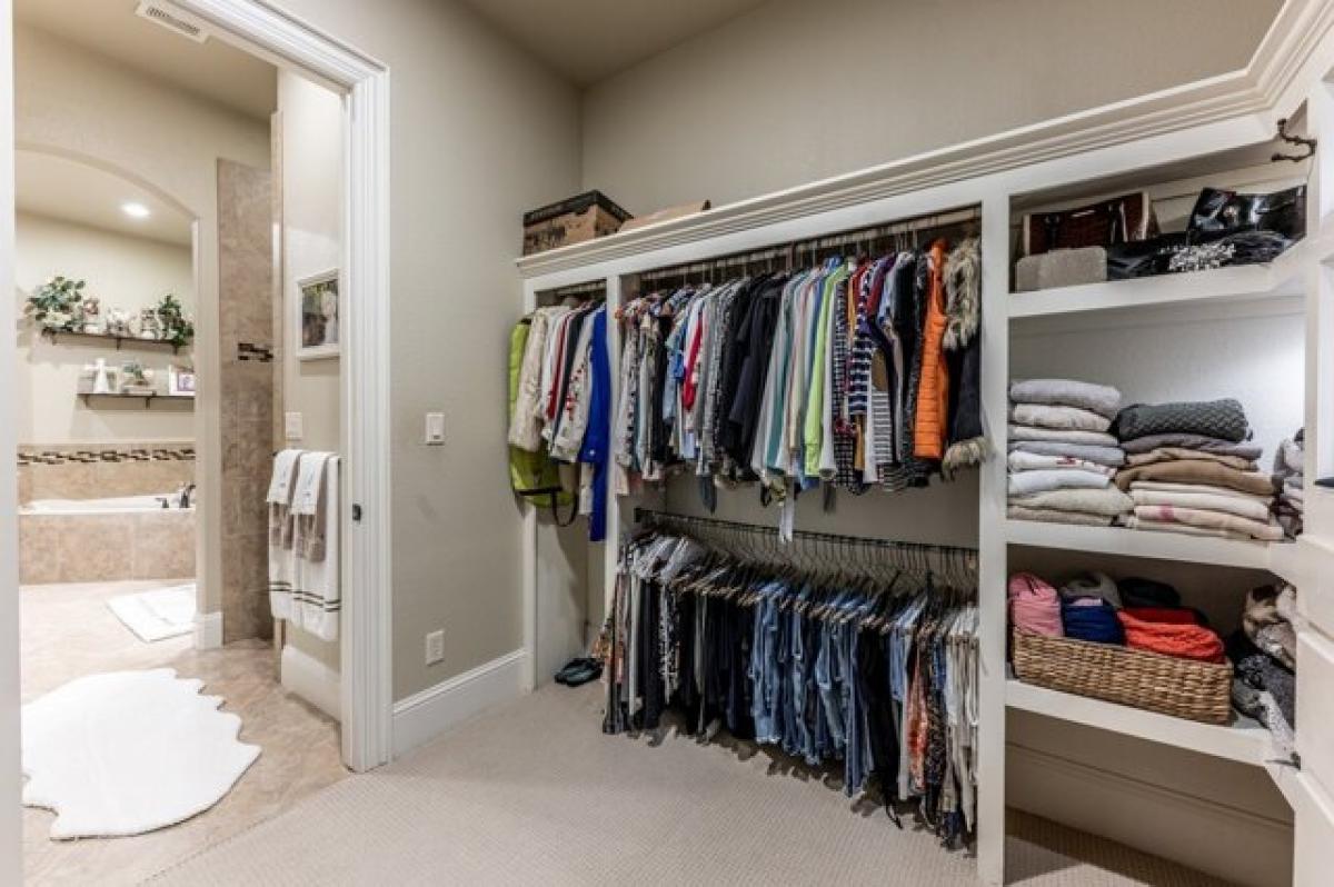 Picture of Home For Sale in Huntsville, Texas, United States