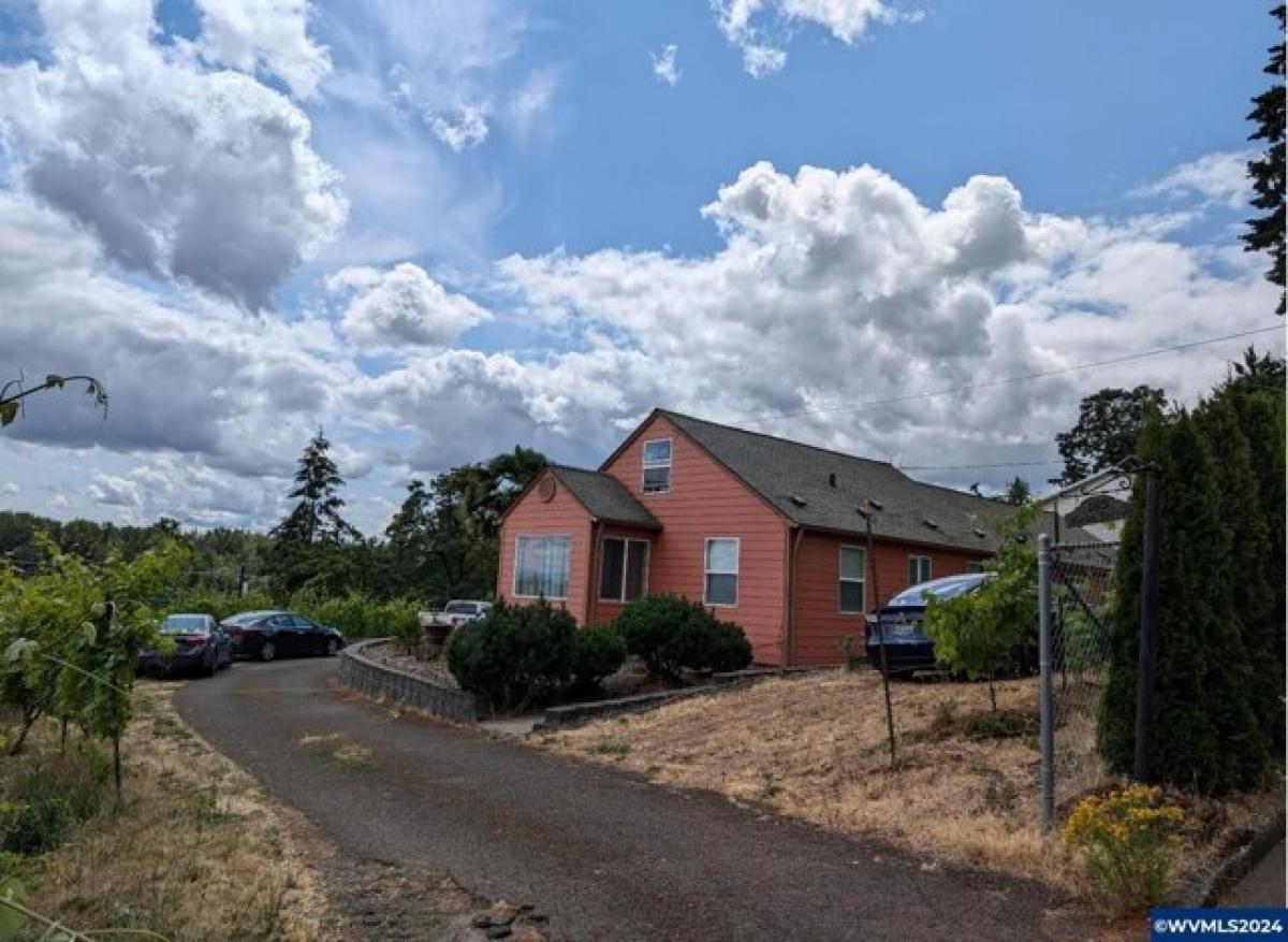Picture of Home For Sale in Salem, Oregon, United States