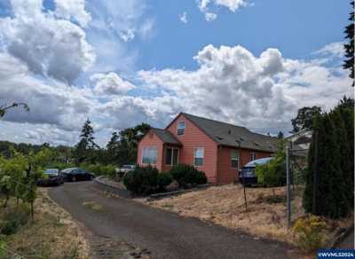 Home For Sale in Salem, Oregon