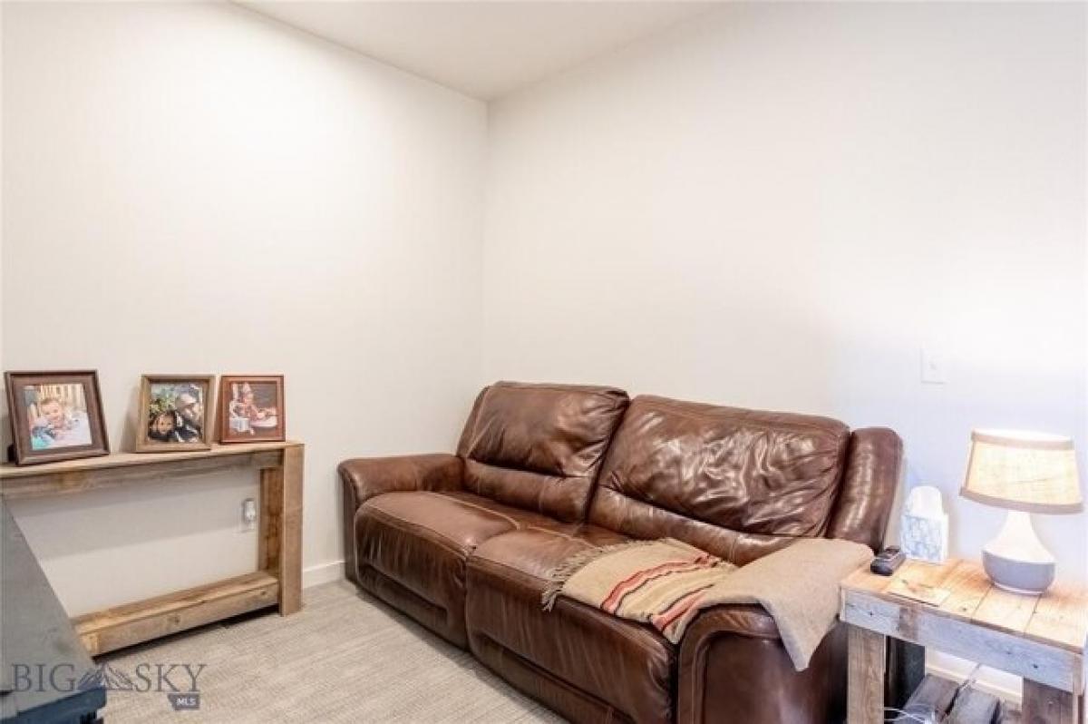 Picture of Home For Sale in Bozeman, Montana, United States