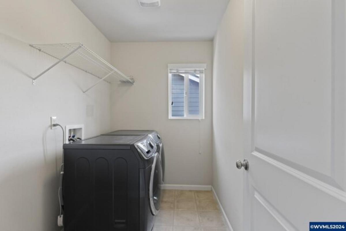 Picture of Home For Sale in Albany, Oregon, United States