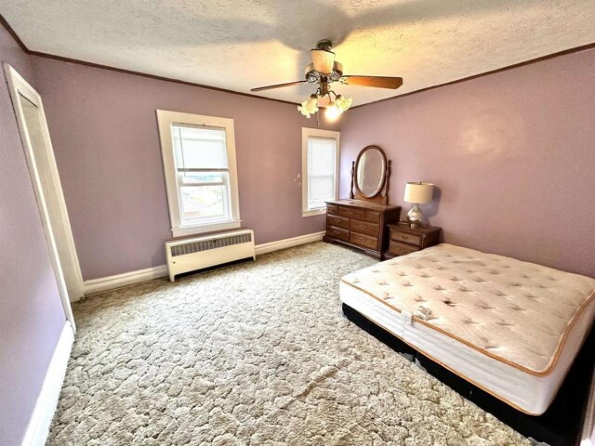 Picture of Home For Sale in Huntington, West Virginia, United States