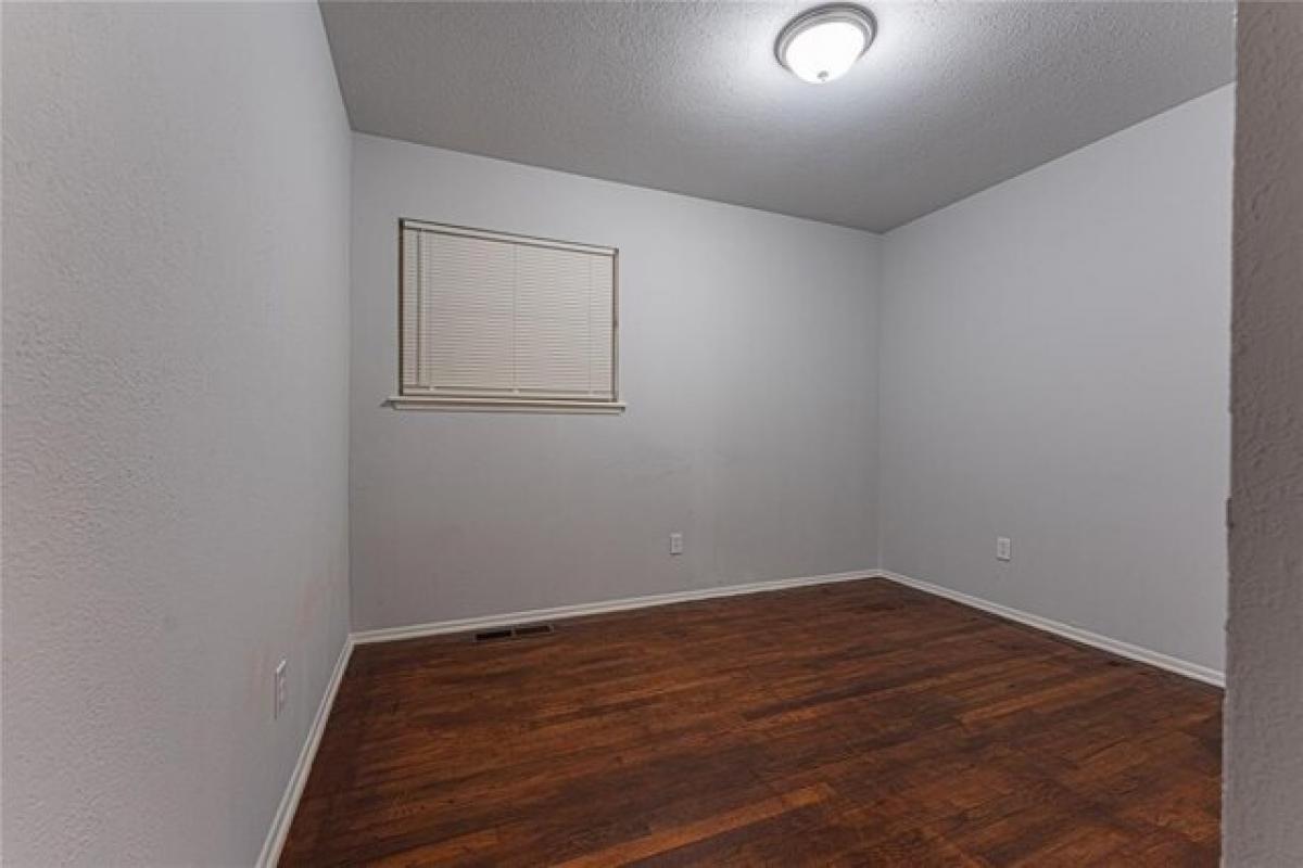 Picture of Home For Sale in Oklahoma City, Oklahoma, United States