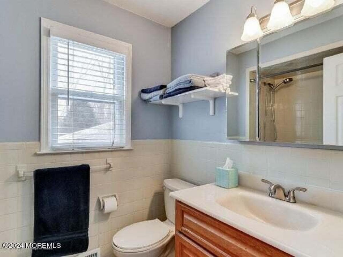 Picture of Home For Sale in Jackson, New Jersey, United States