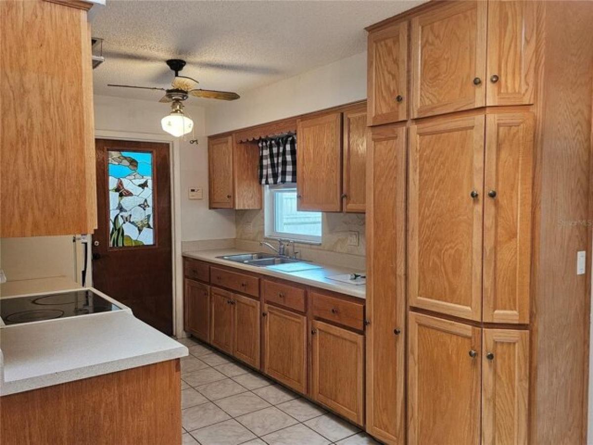 Picture of Home For Sale in Zephyrhills, Florida, United States