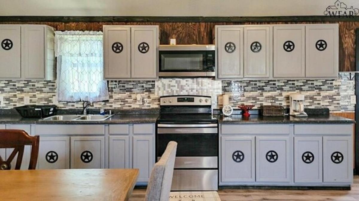 Picture of Home For Sale in Wichita Falls, Texas, United States