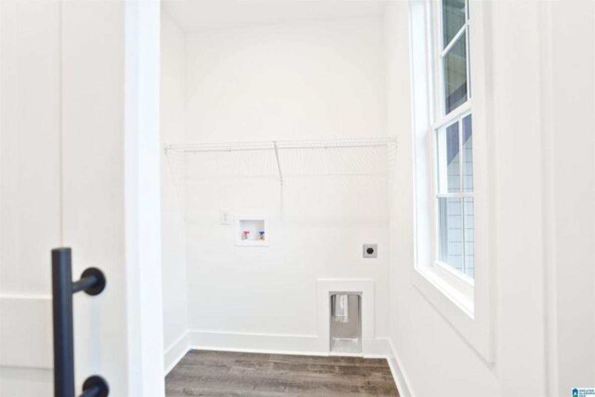 Picture of Home For Sale in Calera, Alabama, United States