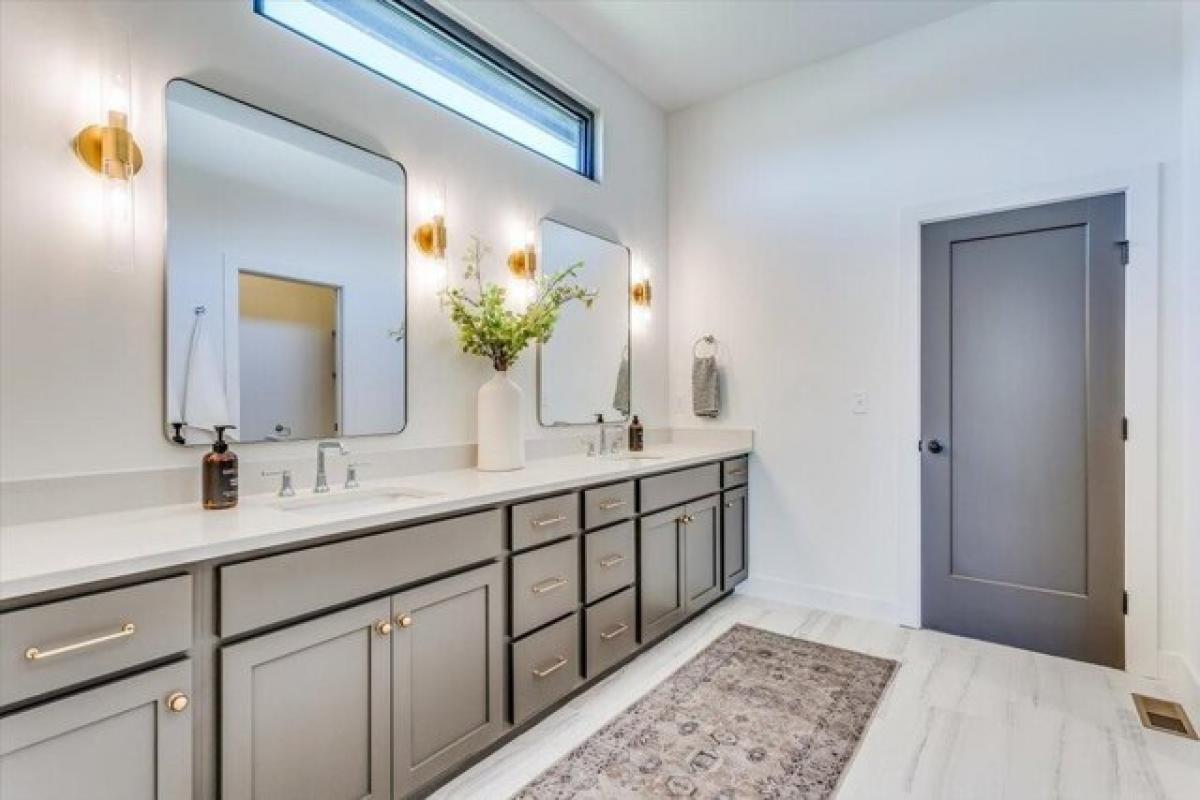 Picture of Home For Sale in Wichita, Kansas, United States