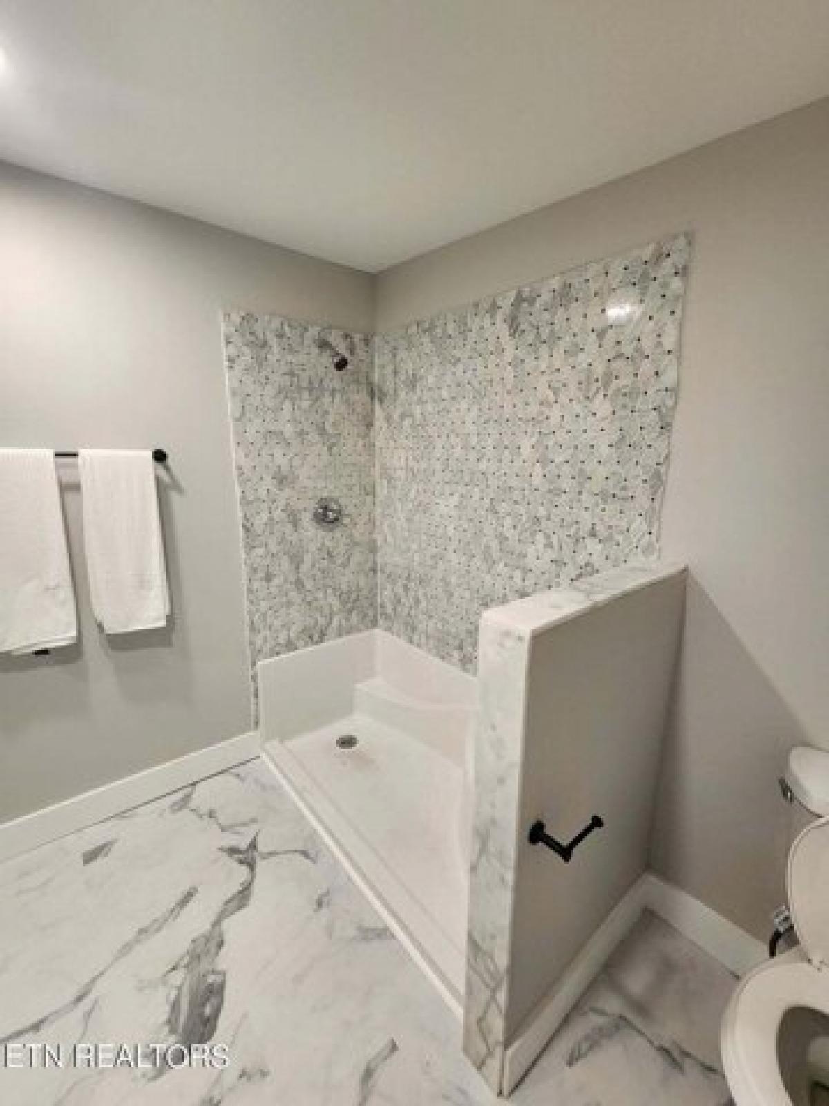 Picture of Home For Sale in Knoxville, Tennessee, United States