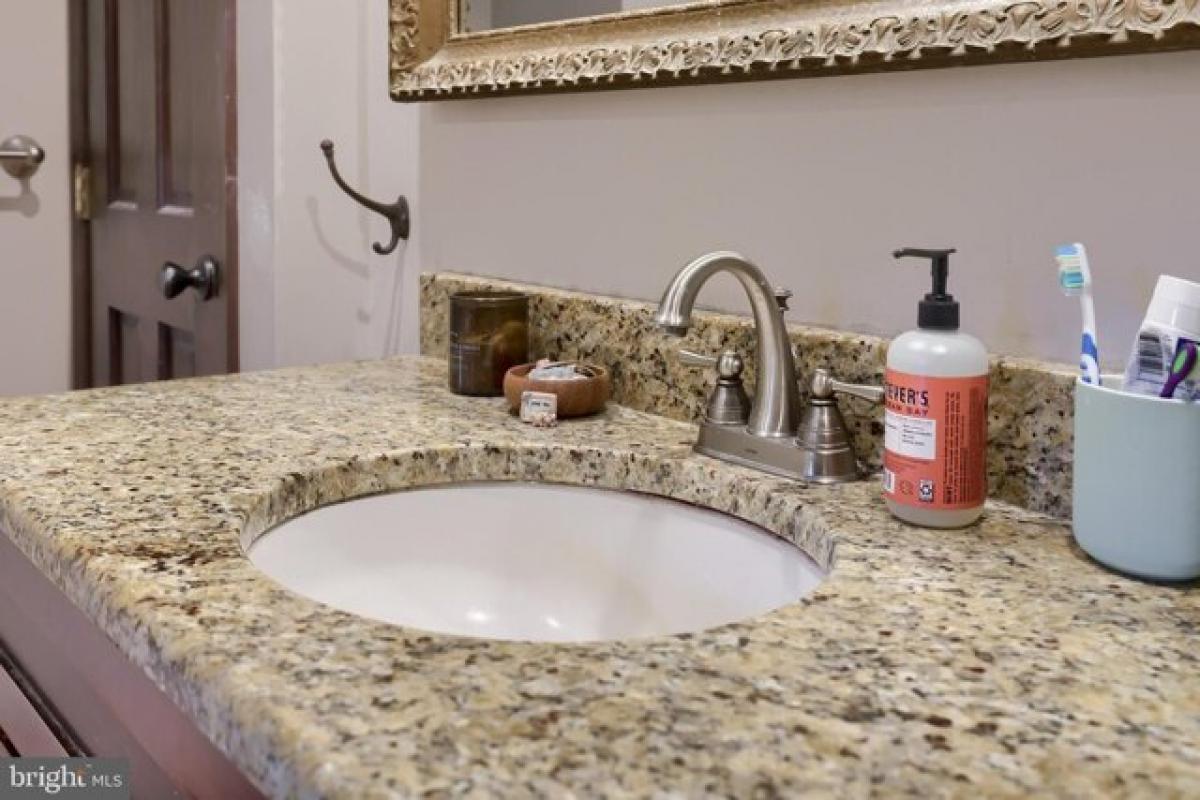 Picture of Home For Sale in Lancaster, Pennsylvania, United States