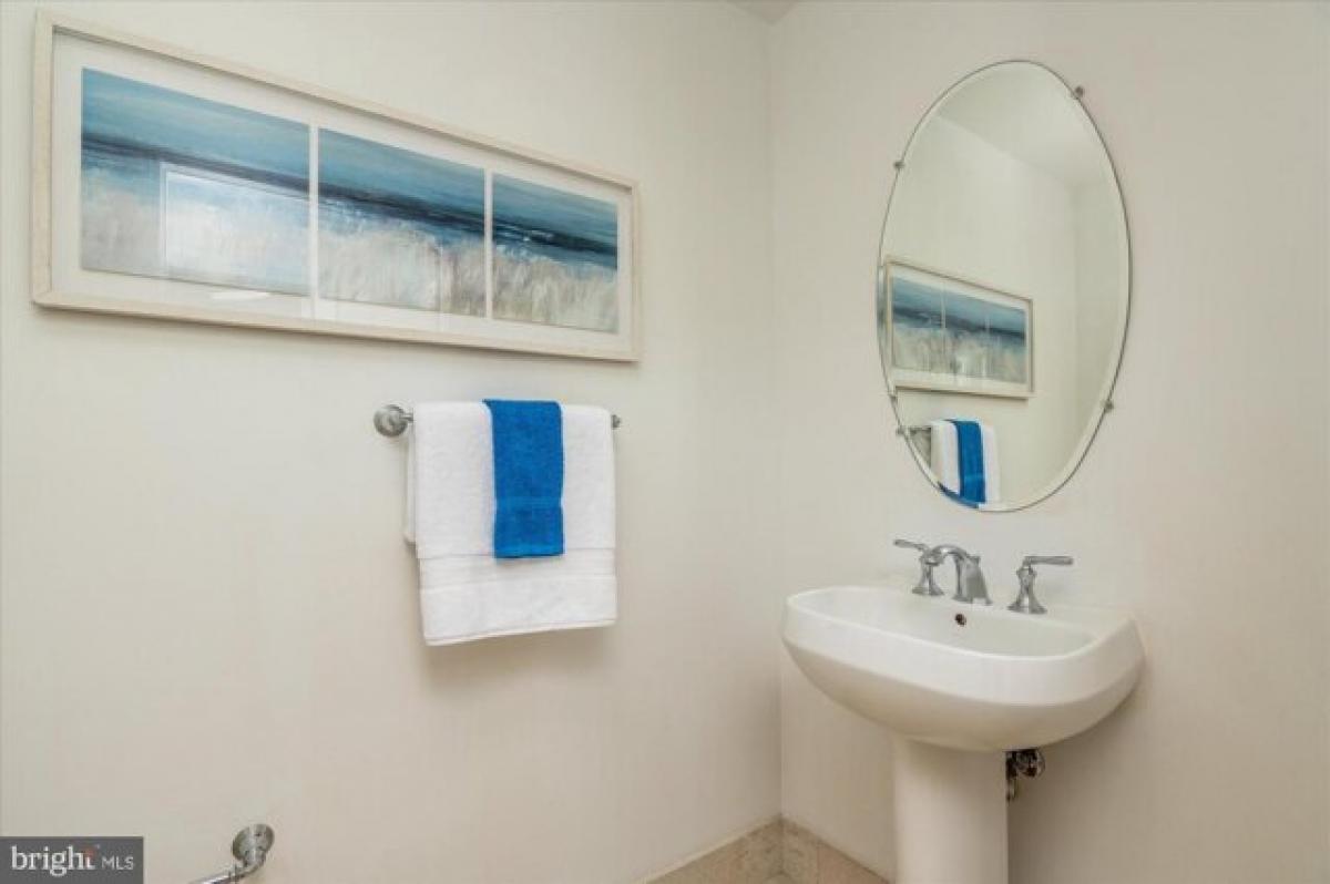 Picture of Home For Sale in Washington, District of Columbia, United States