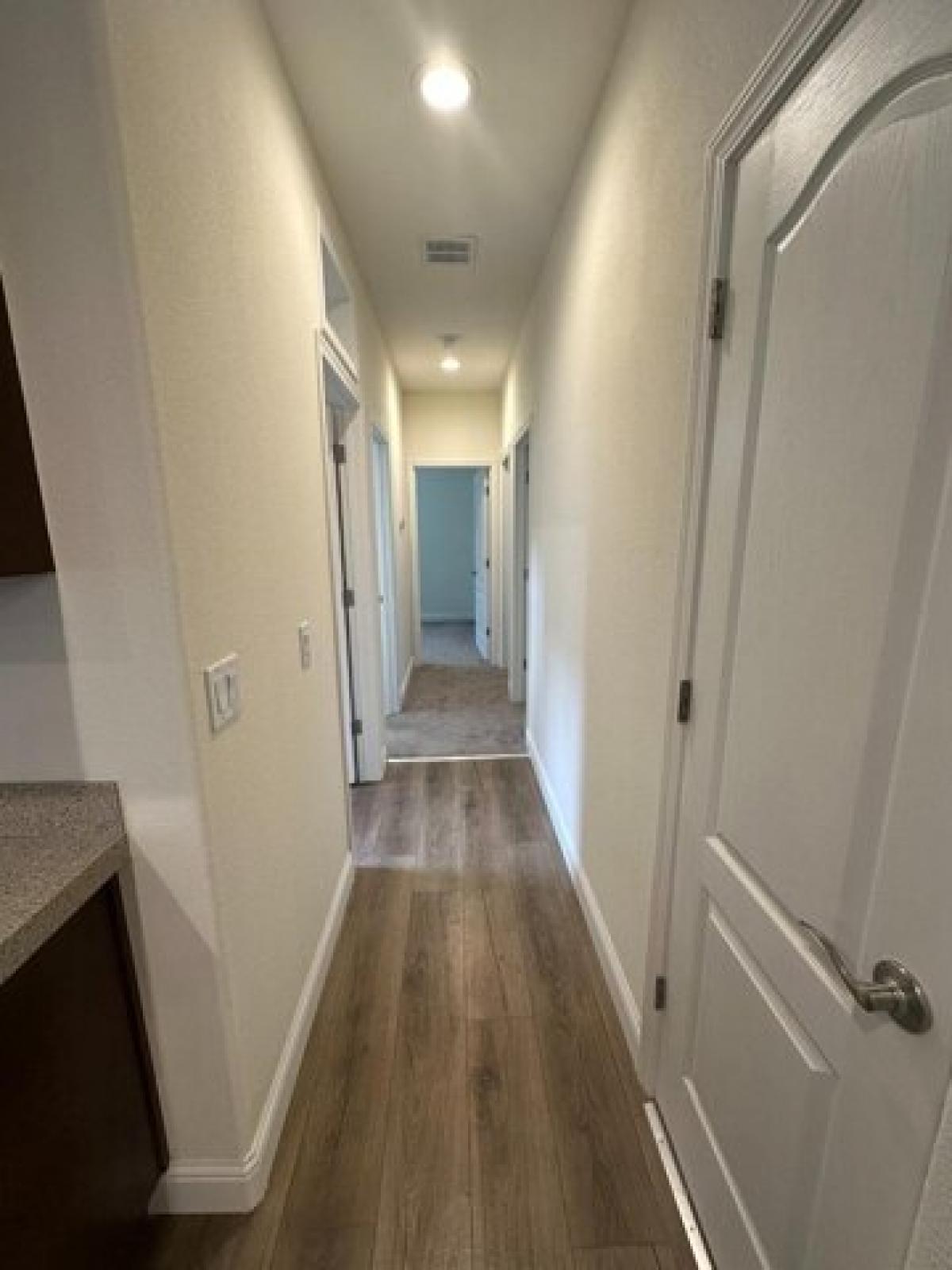 Picture of Home For Sale in South Lake Tahoe, California, United States