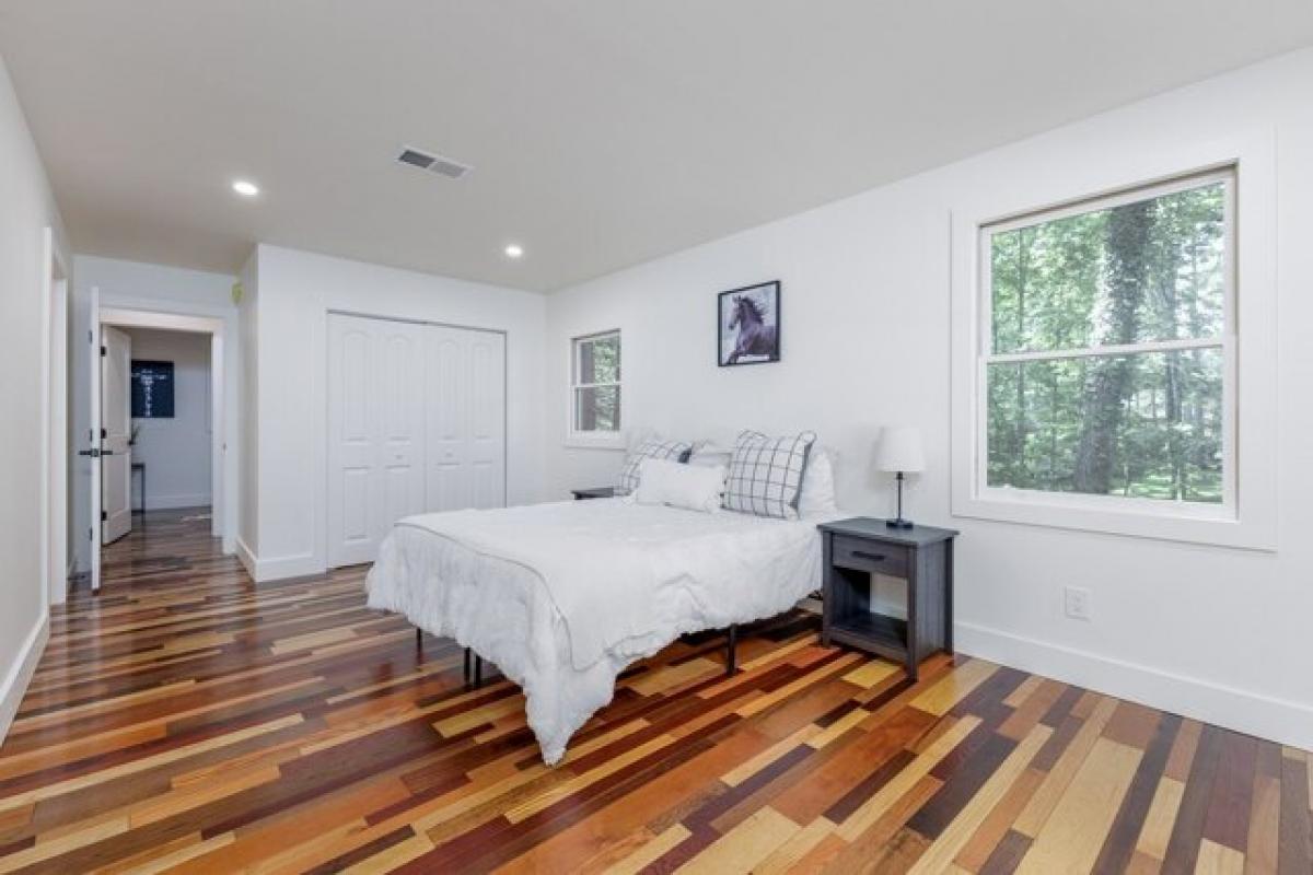 Picture of Home For Sale in Franklin, North Carolina, United States