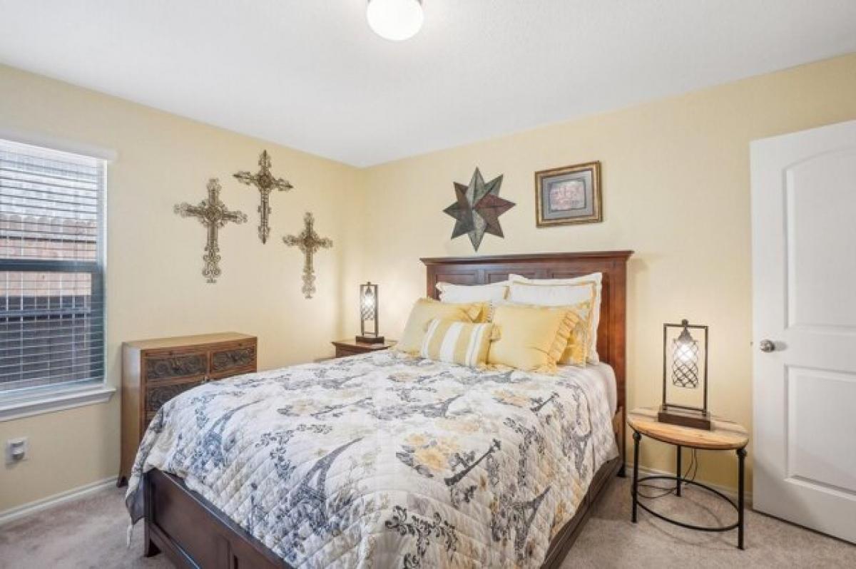 Picture of Home For Sale in Aubrey, Texas, United States