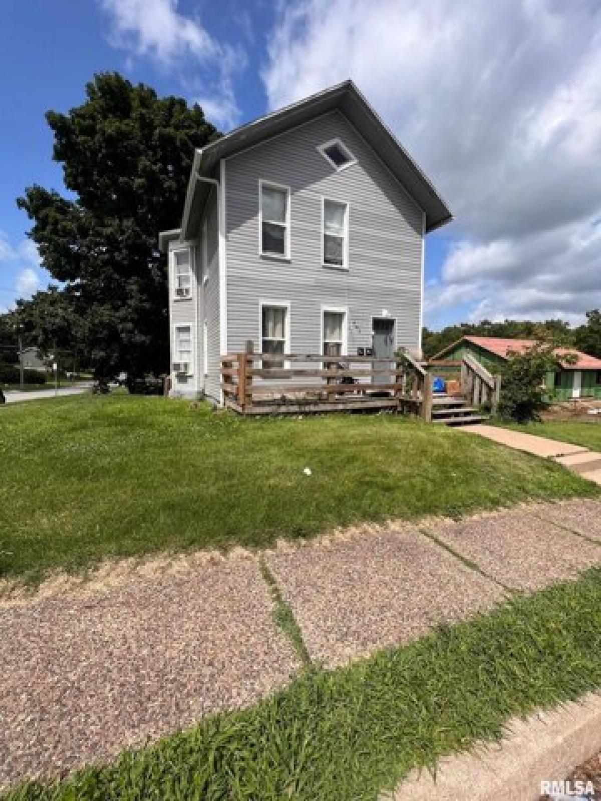 Picture of Home For Sale in Davenport, Iowa, United States