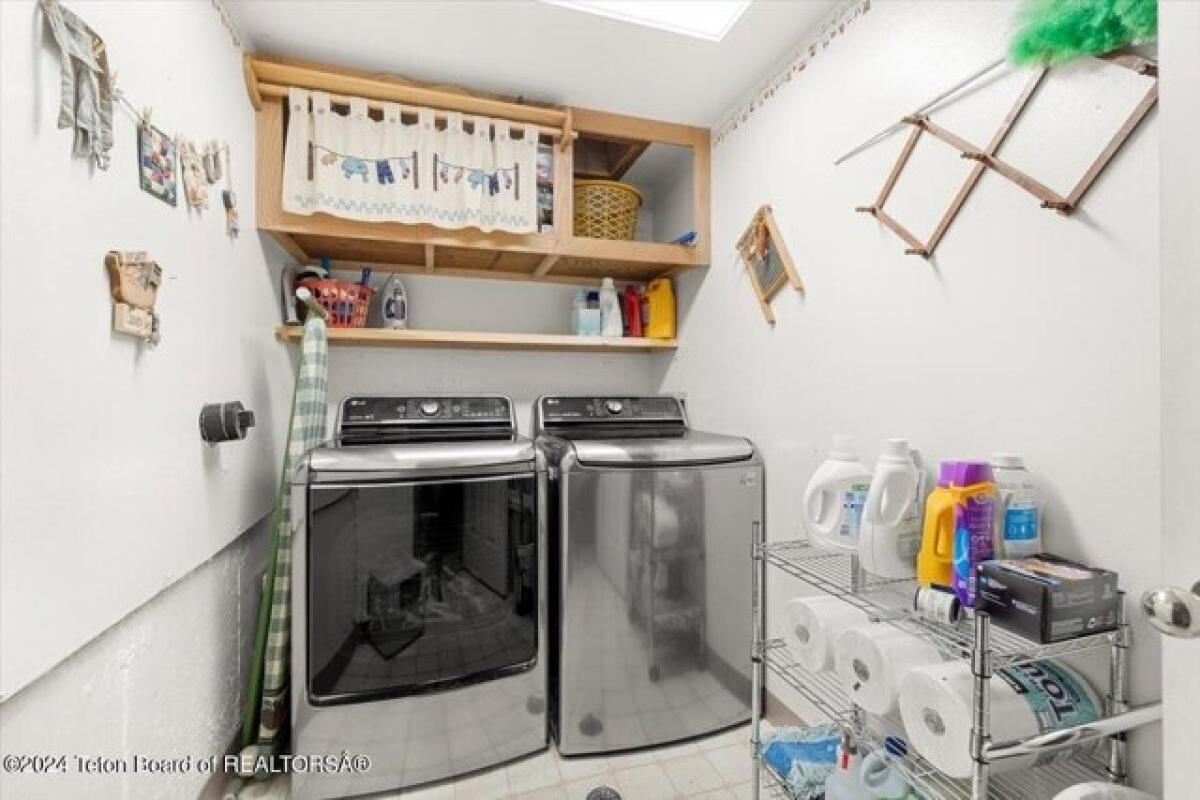 Picture of Home For Sale in Jackson, Wyoming, United States