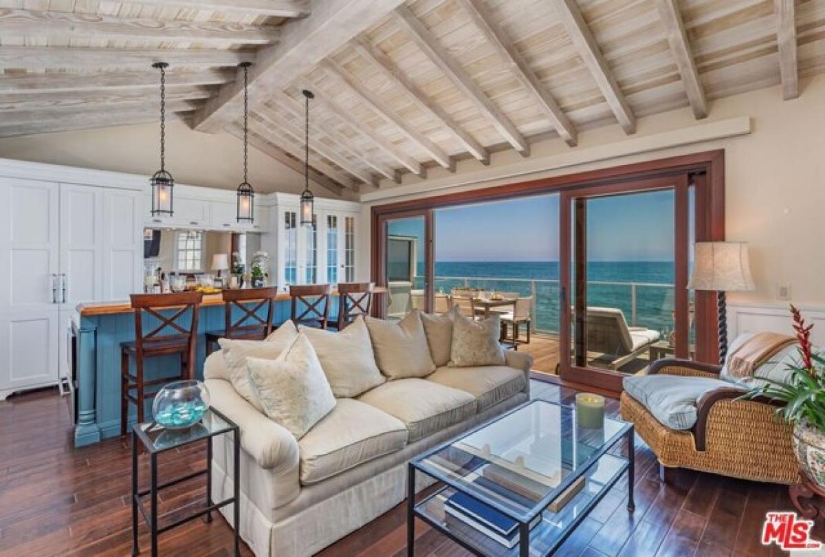 Picture of Home For Sale in Malibu, California, United States