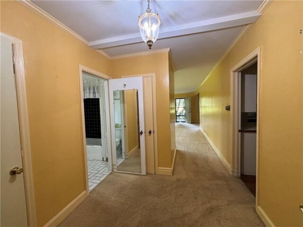 Picture of Home For Sale in Saint Joseph, Missouri, United States