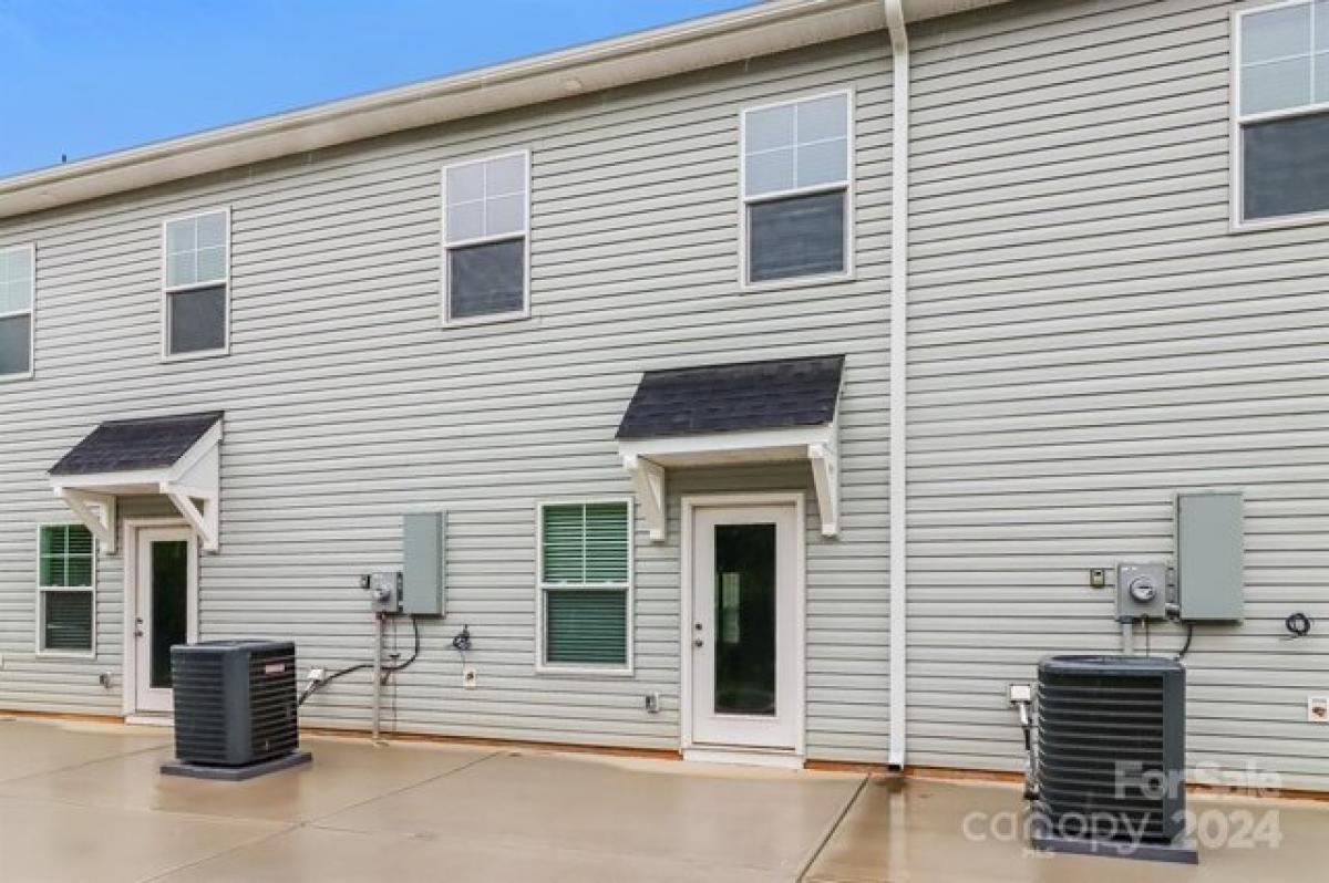 Picture of Home For Sale in Mooresville, North Carolina, United States