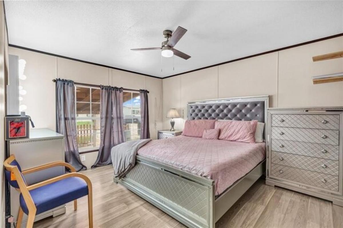 Picture of Home For Sale in Kyle, Texas, United States