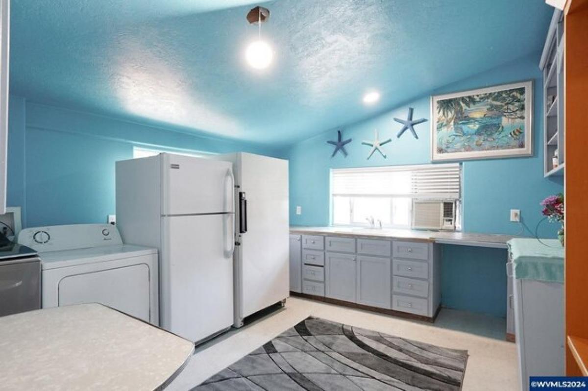 Picture of Home For Sale in Lebanon, Oregon, United States