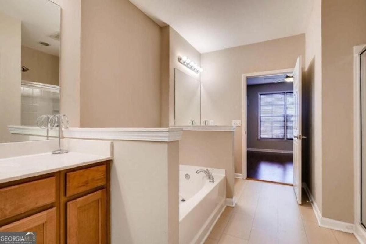 Picture of Home For Sale in Alpharetta, Georgia, United States