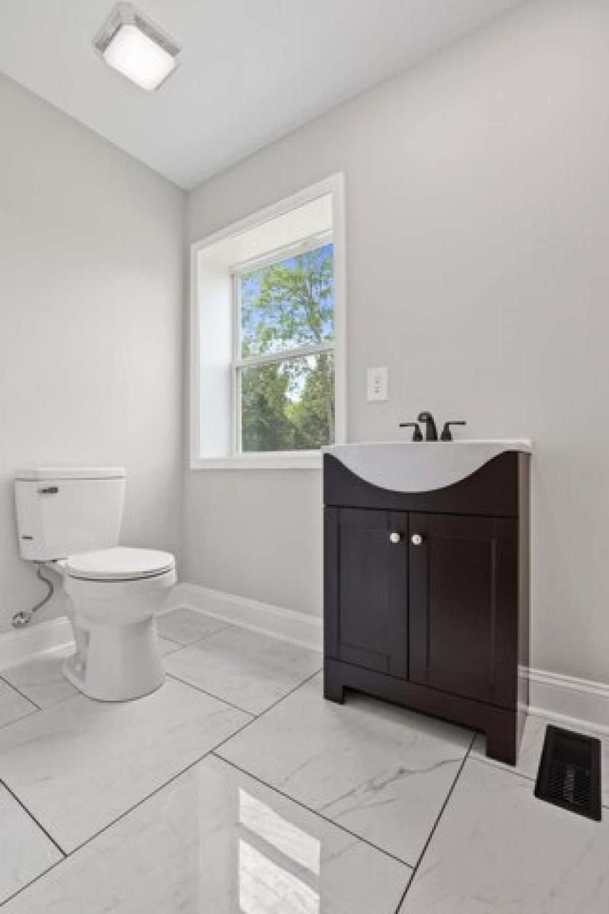 Picture of Home For Sale in London, Kentucky, United States