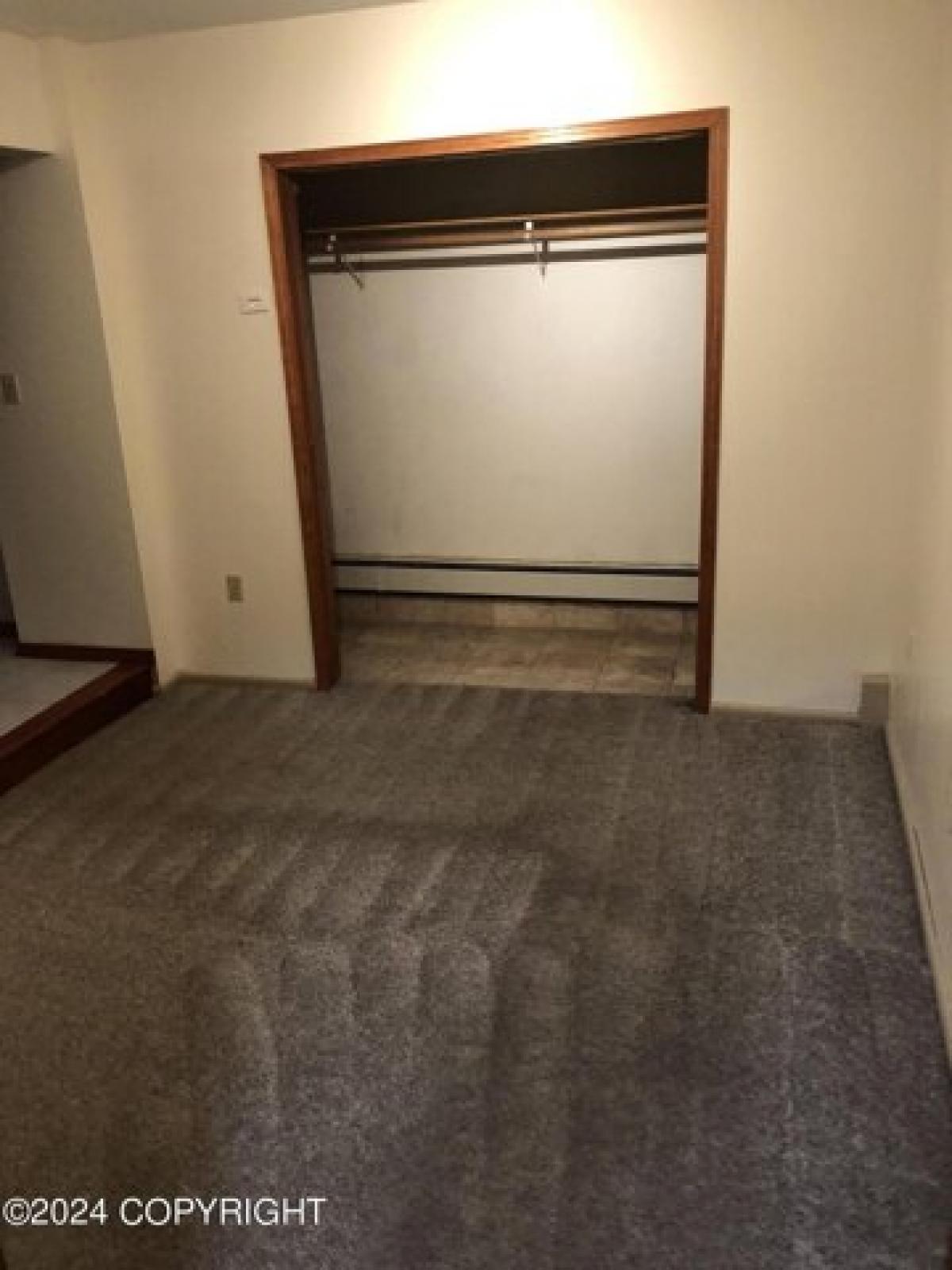 Picture of Home For Sale in Anchorage, Alaska, United States