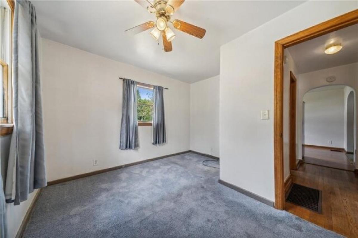 Picture of Home For Sale in Greensburg, Pennsylvania, United States