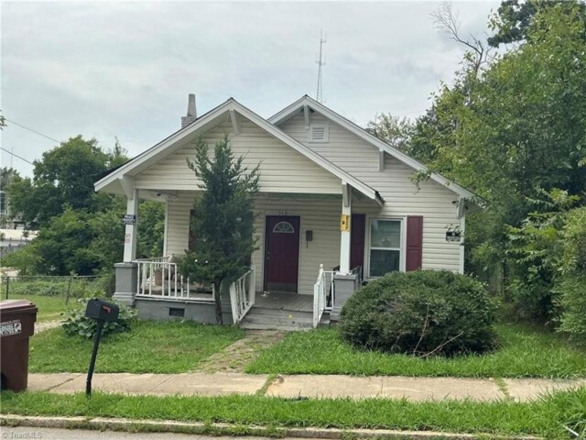 Picture of Home For Sale in High Point, North Carolina, United States