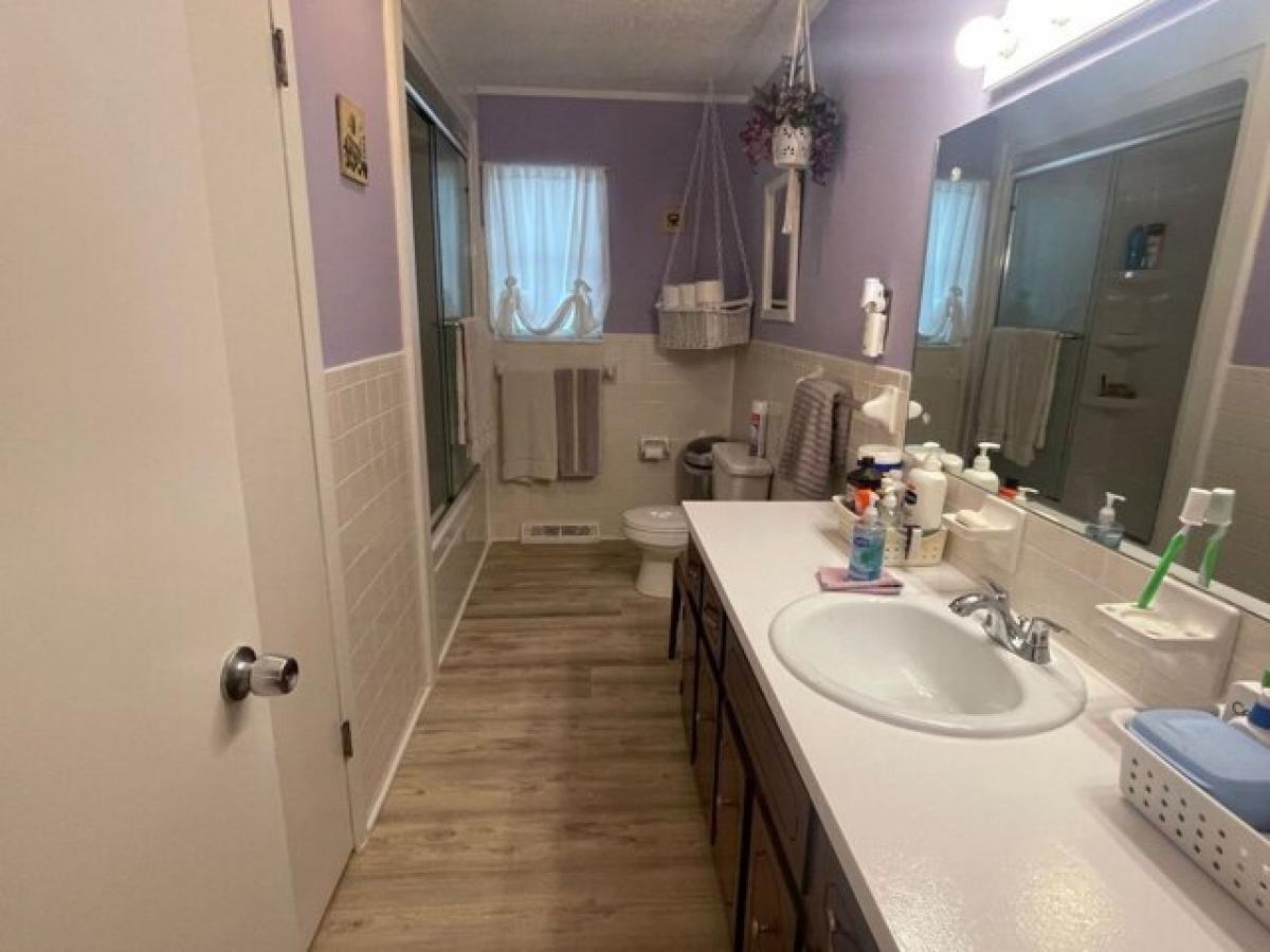 Picture of Home For Sale in Poplar Bluff, Missouri, United States