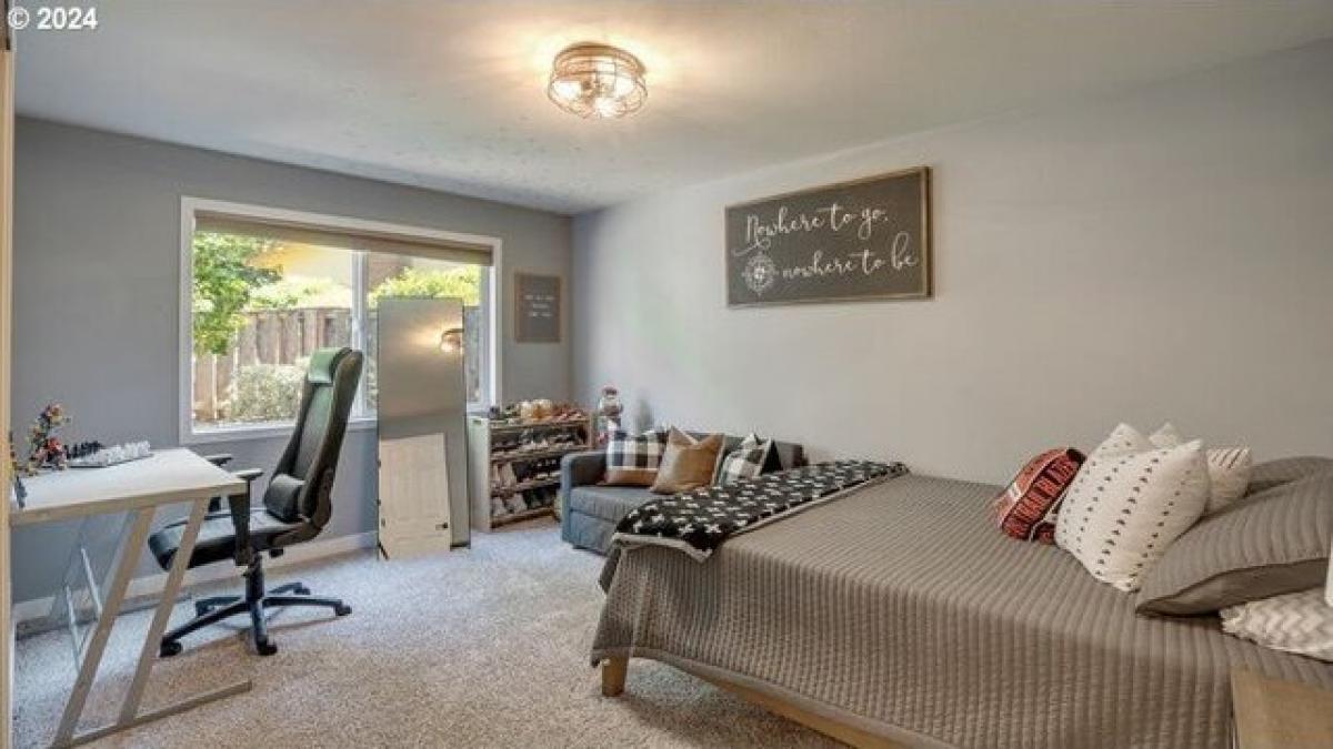 Picture of Home For Sale in Lake Oswego, Oregon, United States