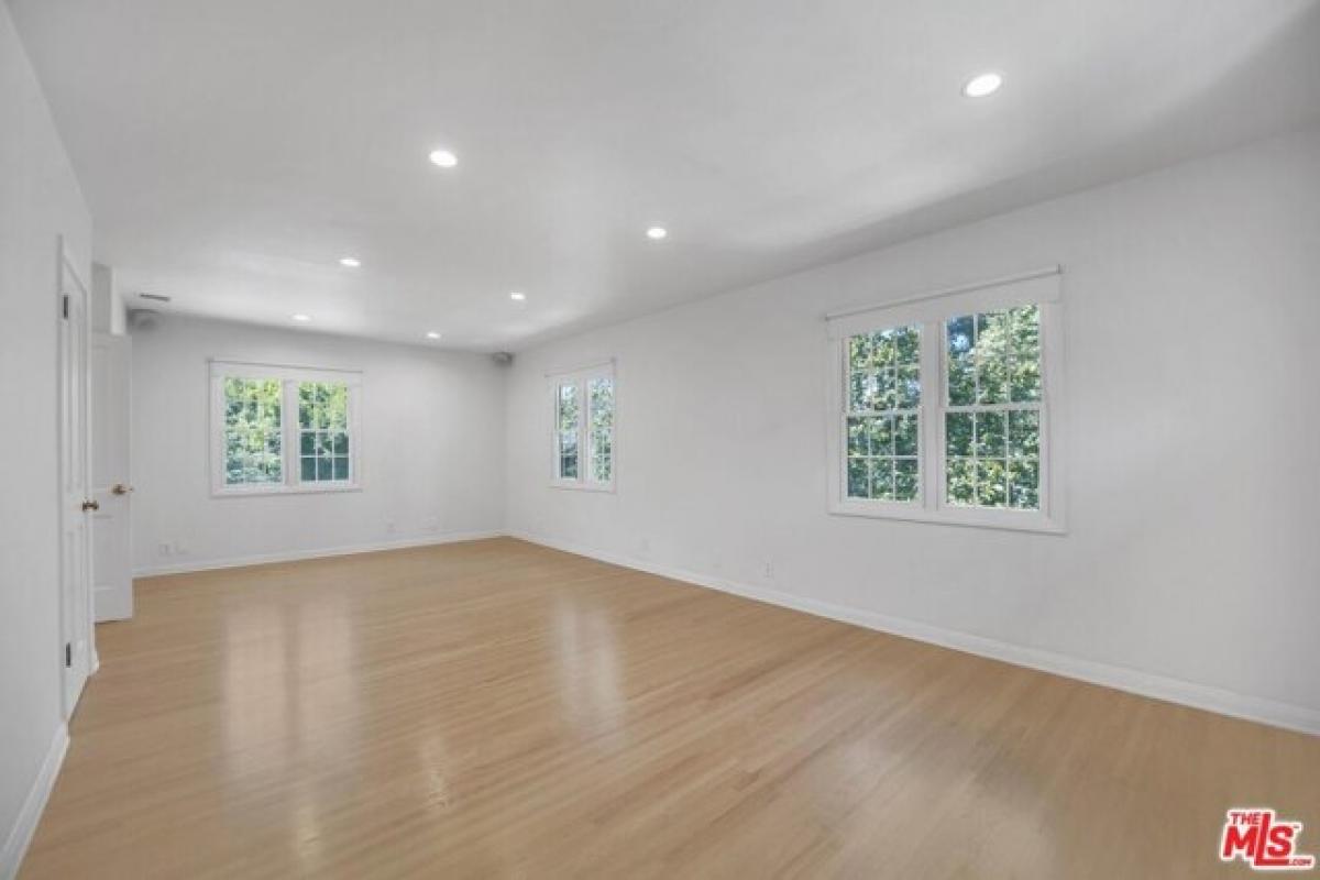 Picture of Home For Sale in Los Angeles, California, United States