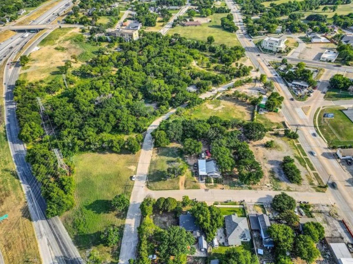 Picture of Residential Land For Sale in Fort Worth, Texas, United States