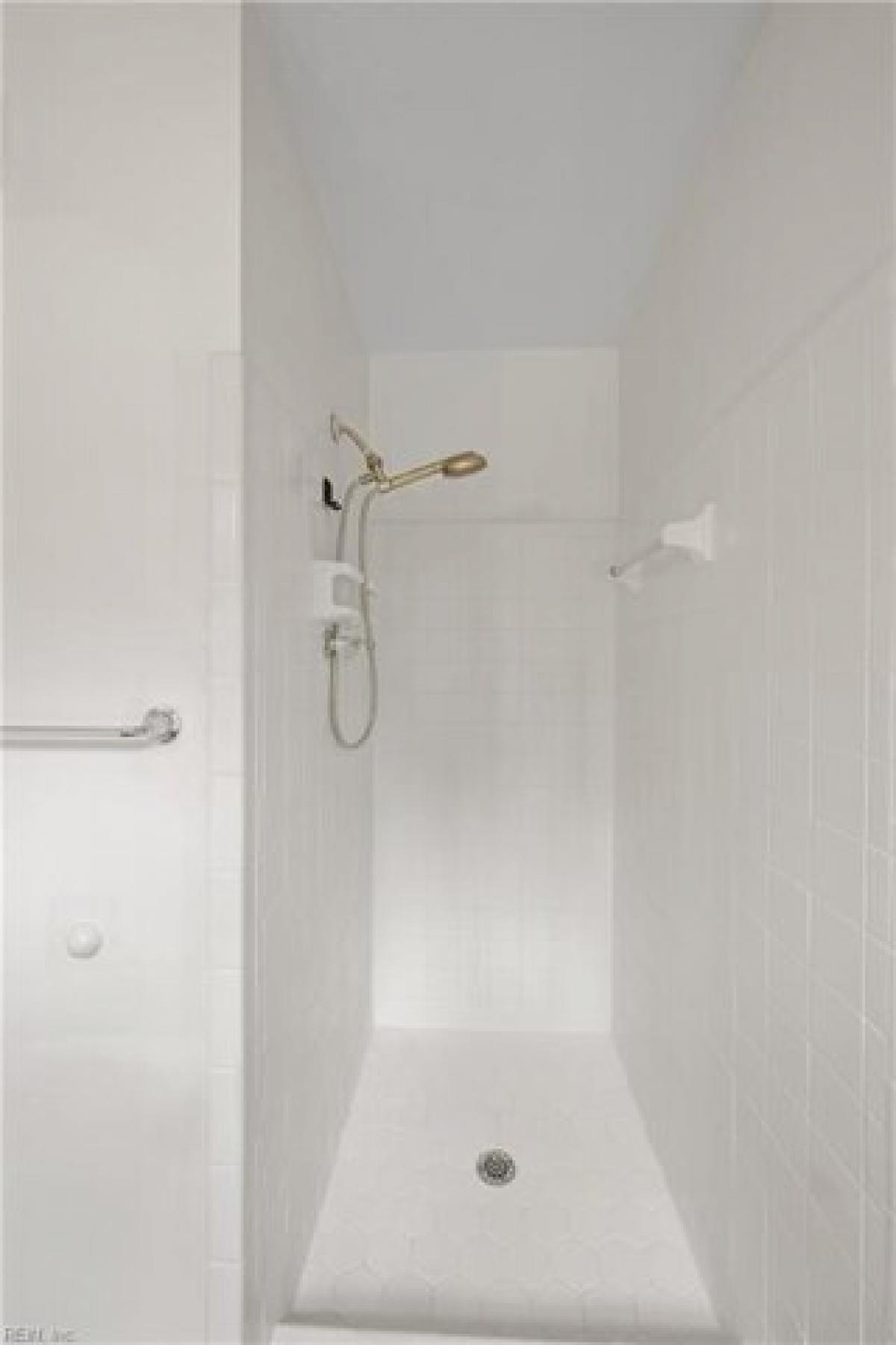 Picture of Home For Sale in Virginia Beach, Virginia, United States