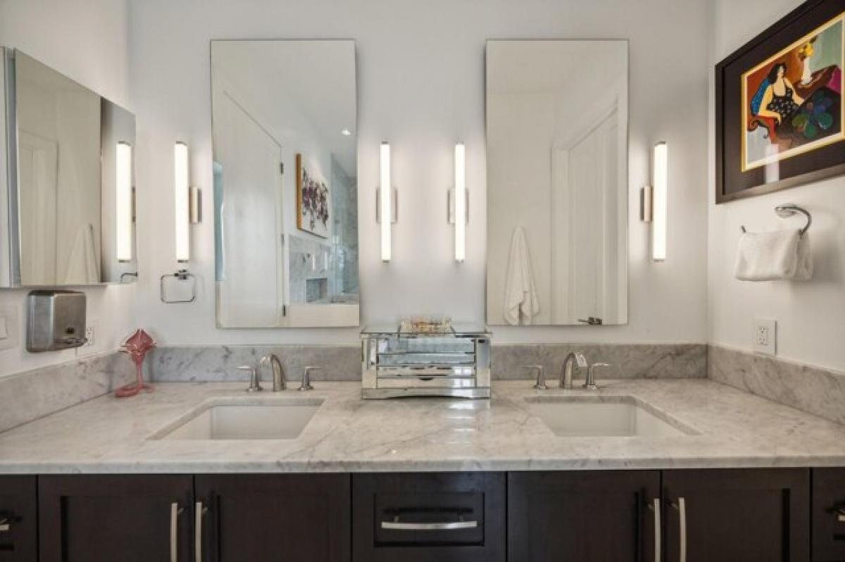 Picture of Home For Sale in Flower Mound, Texas, United States