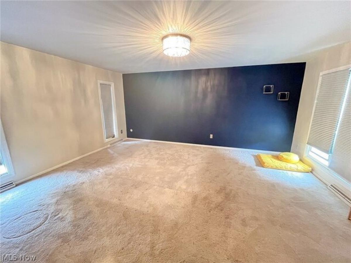 Picture of Home For Sale in Akron, Ohio, United States